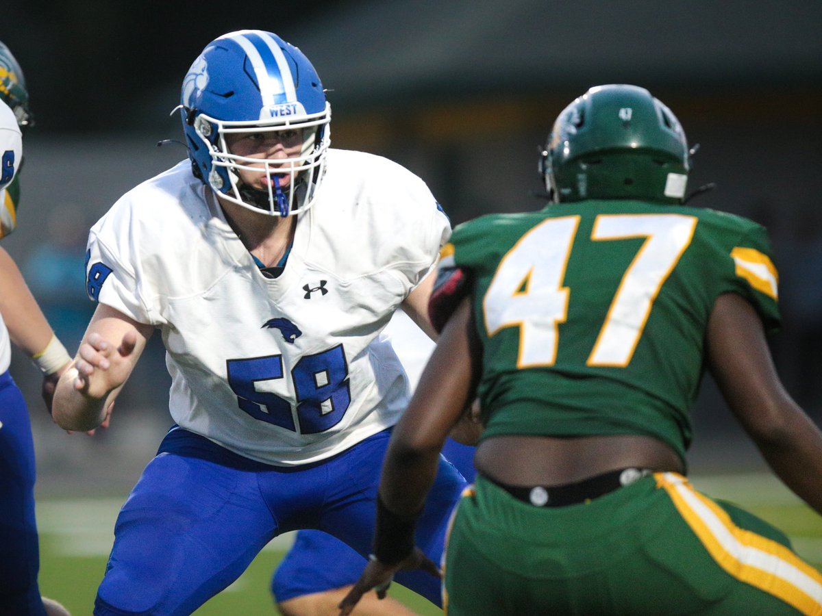 Oshkosh West Linemen tweet media