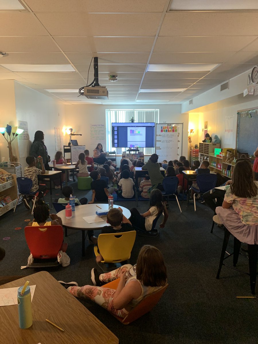 MrsZamora_ctes's tweet photo. Week 1 was so much fun! Started to build our community, practiced procedures, checked out books from the library, and started to build our stamina as readers & writers! @ChouteauSchool @NKCSchools #learningwithdragons https://t.co/GJnffYQTXw