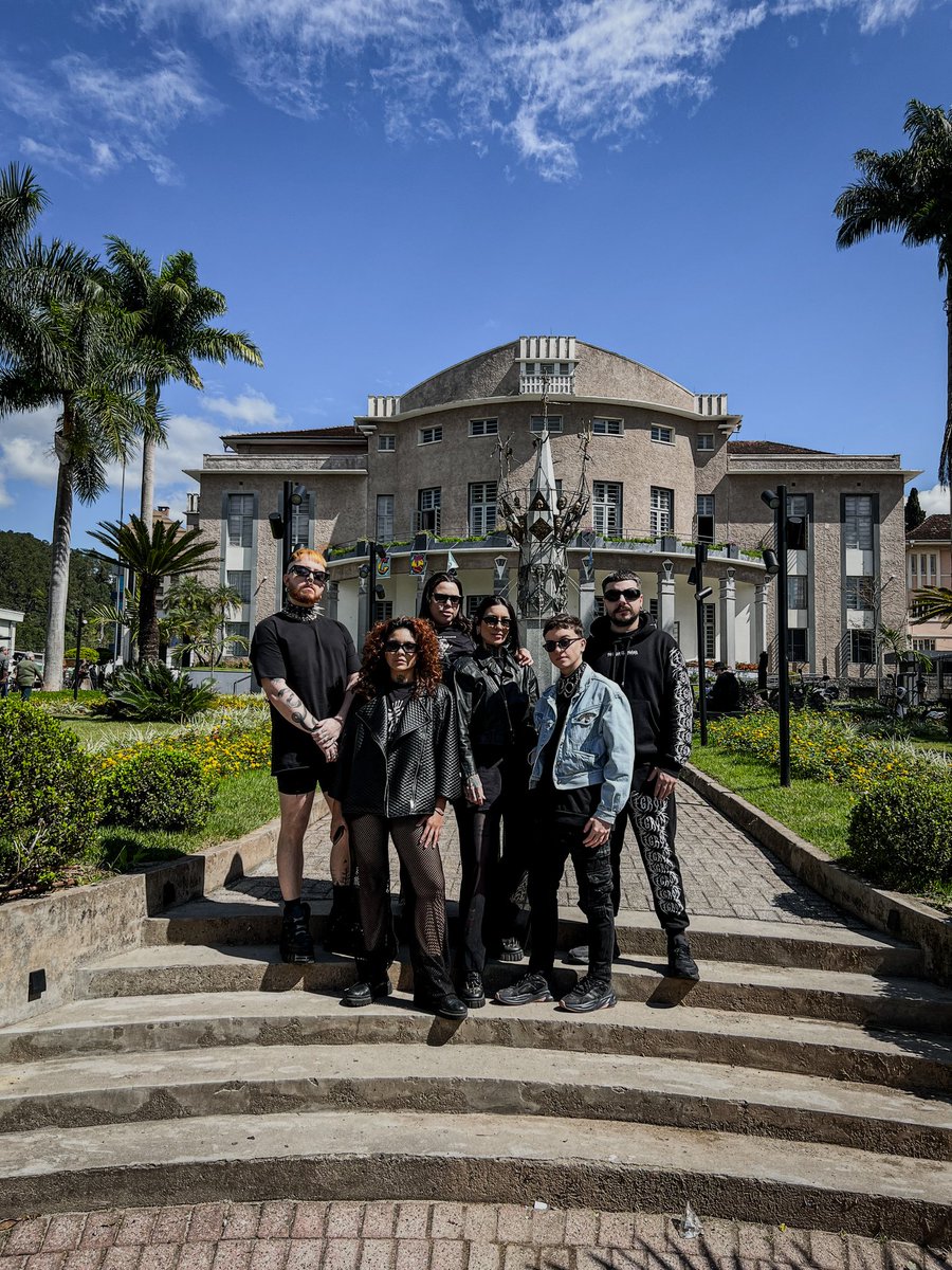 Natlasss's tweet photo. 2° dia de Colméia no Teatro Carlos Gomes, já estamos em peso por aqui! @JORGEDOMINGOSJR @CallMeInfernal @natanamboni @RANII____ https://t.co/Pvst7IhPkk