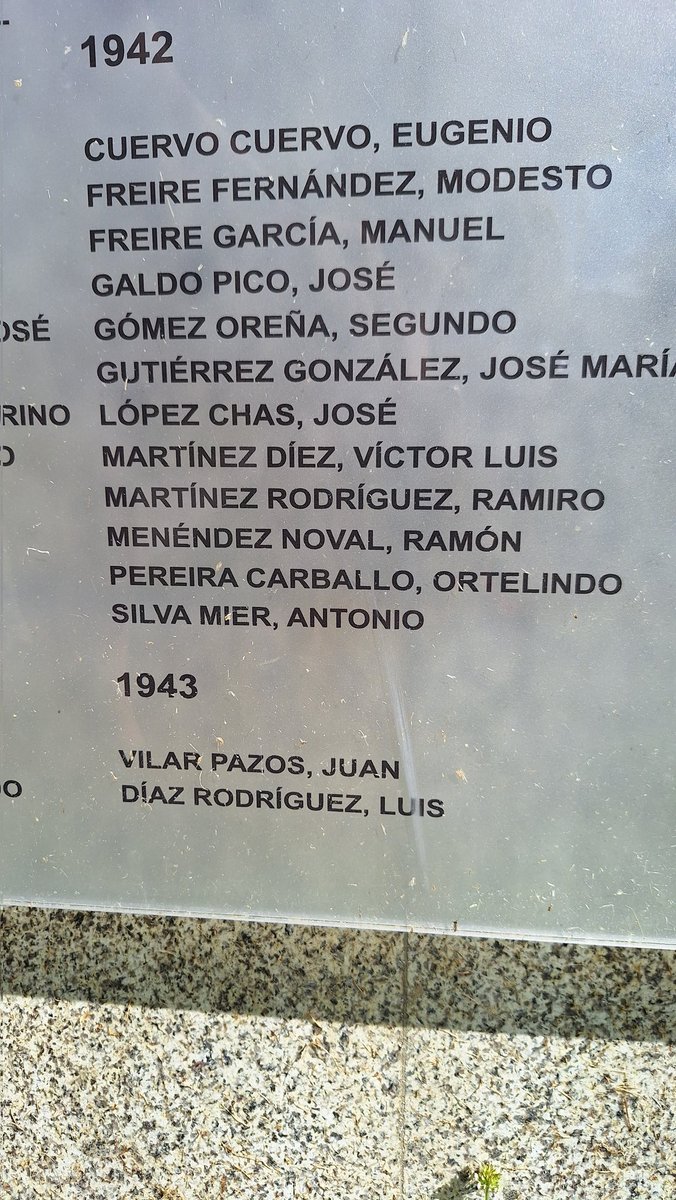 RamonSilvaB's tweet photo. Hoy he podido ver el nombre de mi abuelo Antonio Silva Mier en el Memorial de las Víctimas del Franquismo en Ferrol.

He dejado un ramo de flores en su memoria y en la del resto de fusilados.

Gracias a cuantxs lo han hecho posible!!

@MemoriaEsDemocracia https://t.co/neukb2sGMq