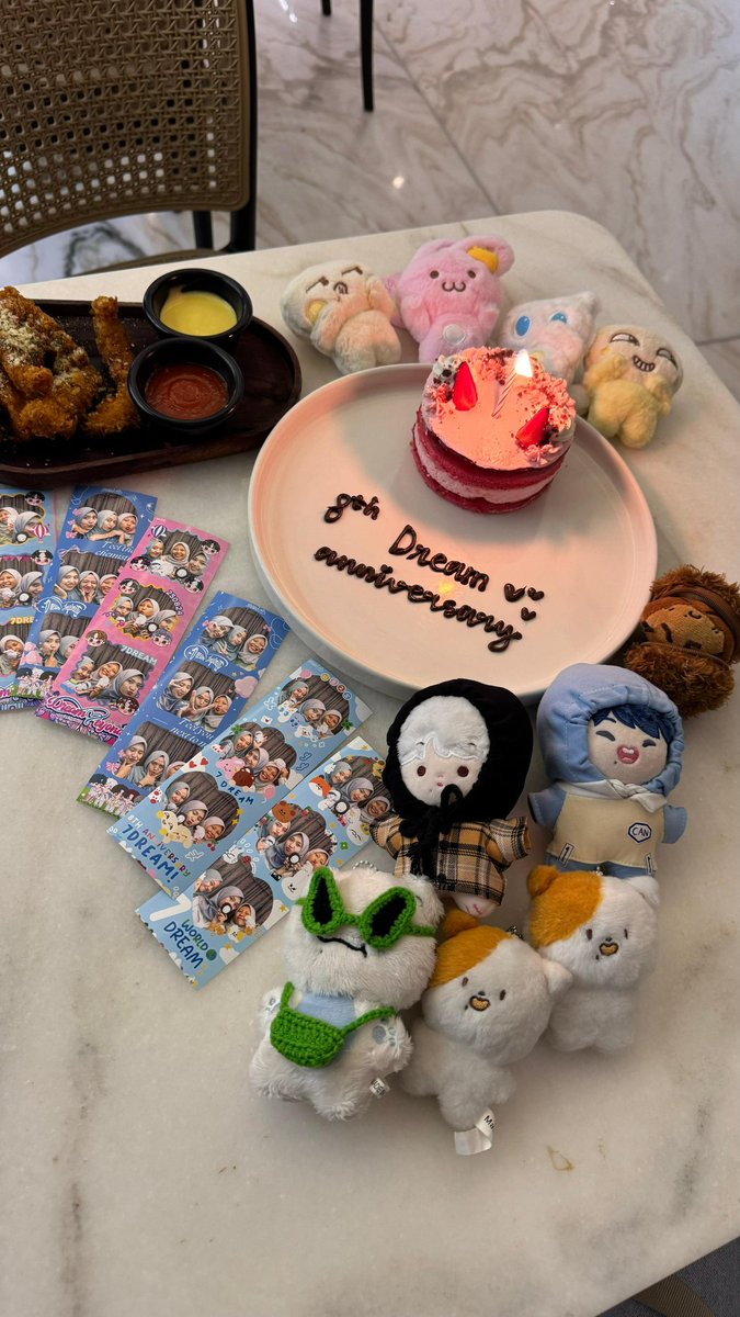 The__shshxoia's tweet photo. Today story, hunting photo frame event my 7dream!💙💙💙💙💙💙💙 @NCTsmtown_DREAM
#snaplab #room23
#8th_Anniversary #8thwithNCTDREAM https://t.co/r00g0f5gPe
