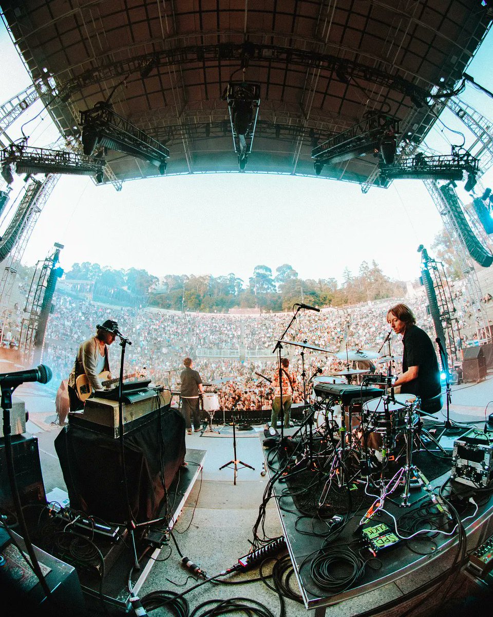 localnatives's tweet photo. Berkeley // Greek Theater w/@MtJoyBand

Just Before The Morning
Ceilings
I Saw You Close Your Eyes 
Coins
April
Sun Hands
Wide Eyes 
Dark Days
Who Knows, Who Cares 
When Am I Gonna Lose You?

📸 @sabrinapoei https://t.co/laqv5YZv5p
