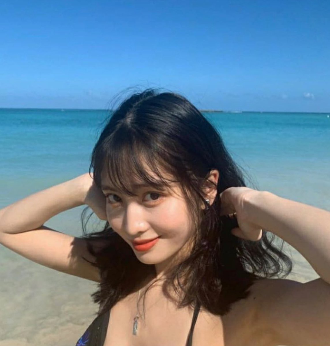 twicesfeeds's tweet photo. momo is so pretty https://t.co/zh7v09AcLO