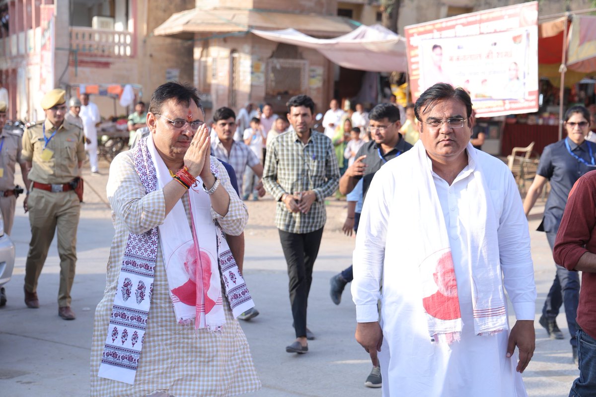 kailashthapan's tweet photo. @biharibishnoi जननेता लोकप्रिय #EX_MLA आदरणीय बड़े भाई साहब @biharibishnoi जी को जन्मदिन की हार्दिक बधाई💐🎂 उज्ज्वल भविष्य की शुभकामनाएं💐💐
#Happy_Birthday_MLA_Sahab
@BJP4Rajasthan
@BhajanlalBjp https://t.co/LvmbIyr3sR