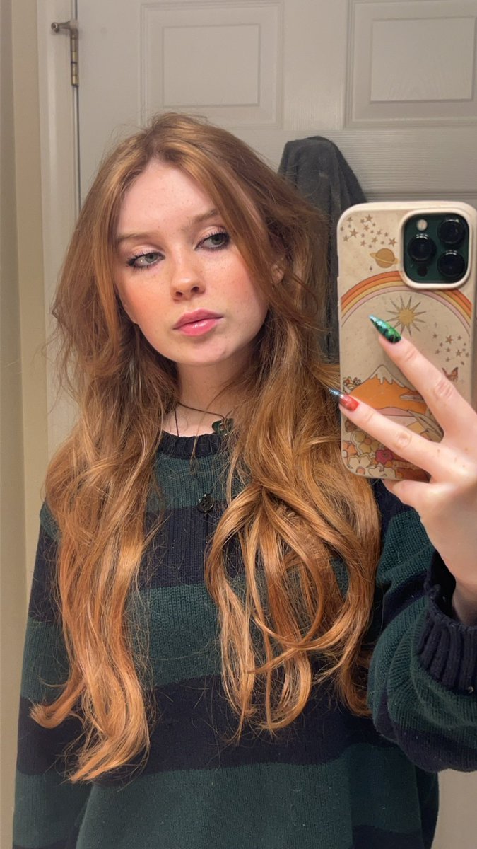 dandelionryans's tweet photo. i tried to do some eyeliner https://t.co/v9mA3PrS8e