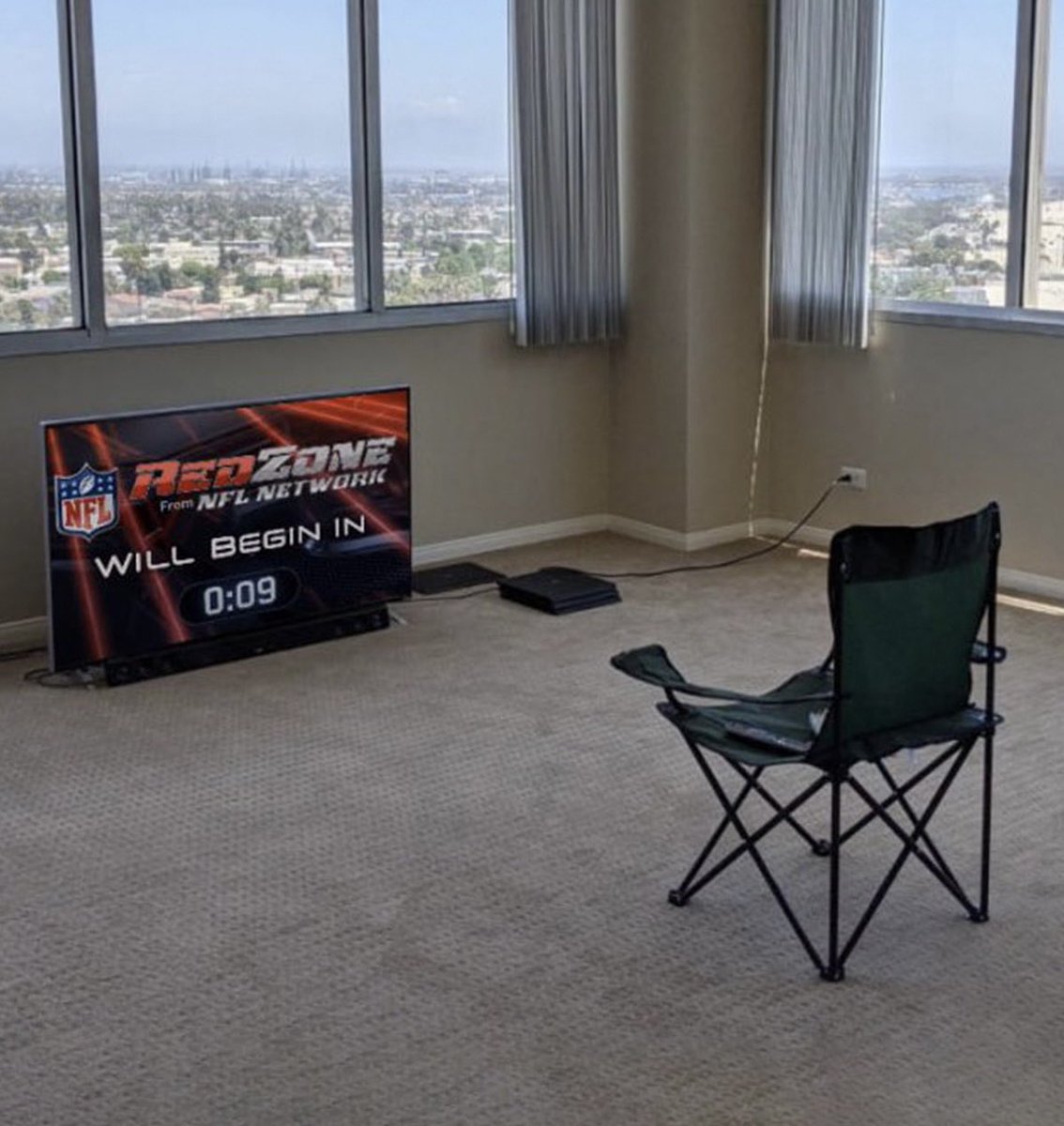 ScottHanson's tweet image. Exactly 2 weeks from now:
#NFLRedZone  
Kindly clear all distractions.