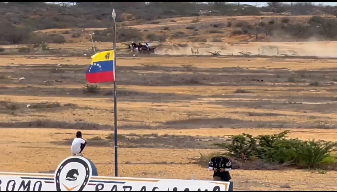 Una falta de respeto continuada la que se hace en el Hipódromo de PARAGUANÁ al izar de forma errónea nuestra bandera nacional. El llamado es a las autoridades de <a href="/OficialHipa/">HIPÓDROMO DE PARAGUANA DR VICTOR FUGUET COTIS</a>, hagan los correctivos, porque es recurrente la falta y sorprende que <a href="/CotisGuadarrama/">RogerCotisGuadarrama</a> no diga nada.