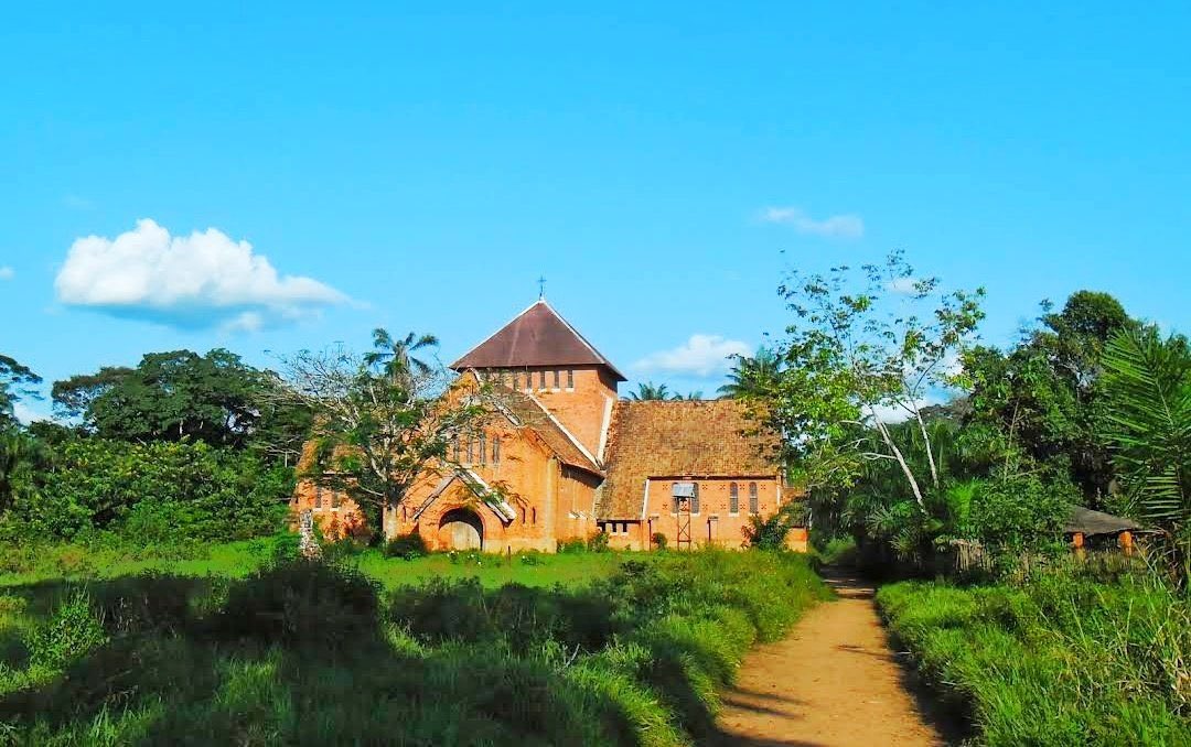 benjimk's tweet photo. 🇨🇩#RDC
📍#Baringa
⛪Église Catholique en plaine forêt Équatoriale, dans la province de la Tshuapa (Grand Équateur). https://t.co/C64whJMcrP