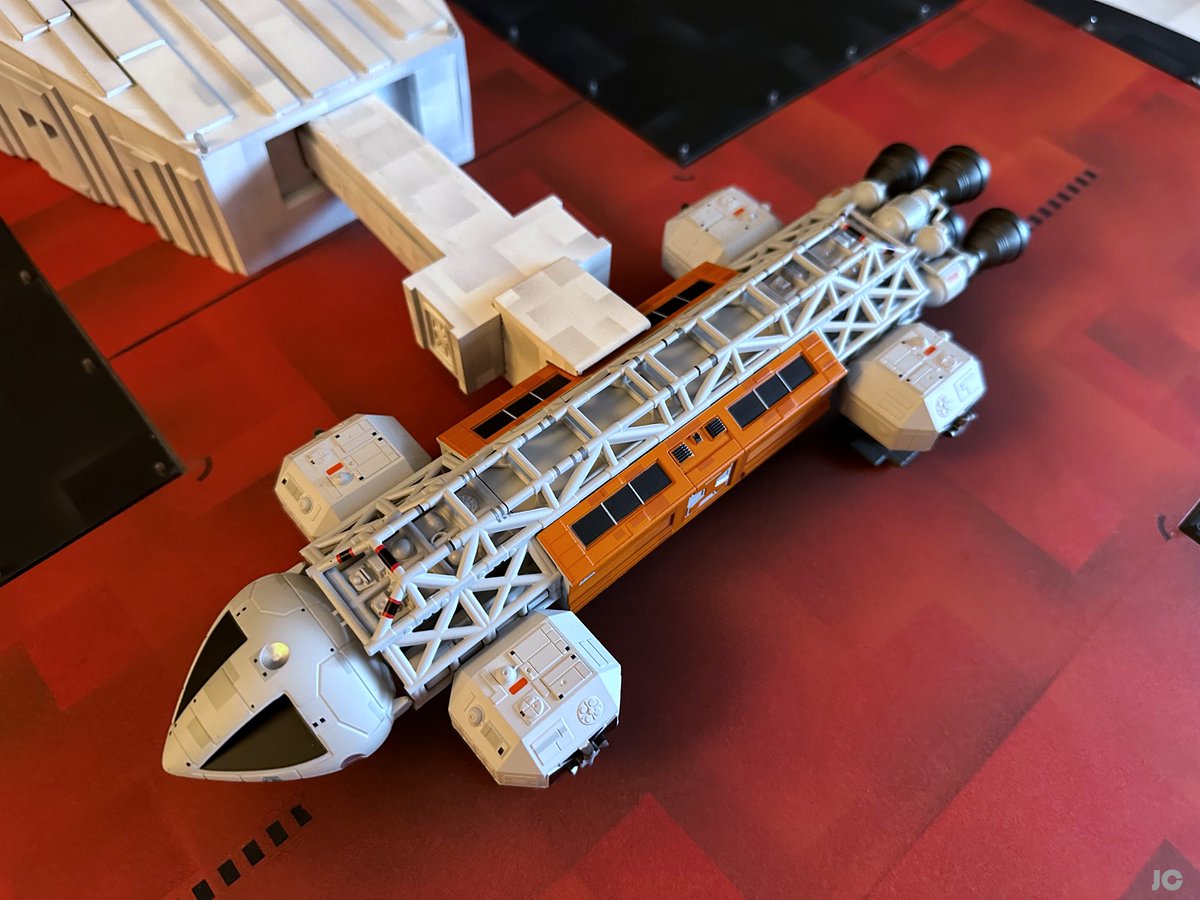EagleAlpha1999's tweet photo. It's amazing how "at home" these small Anderson die-casts look when displayed on the launchpad (which is in scale with the larger 12" Eagles). #space1999 #VIPeagle #gerryanderson #diecast #collectibles https://t.co/2V0mcN4UdV