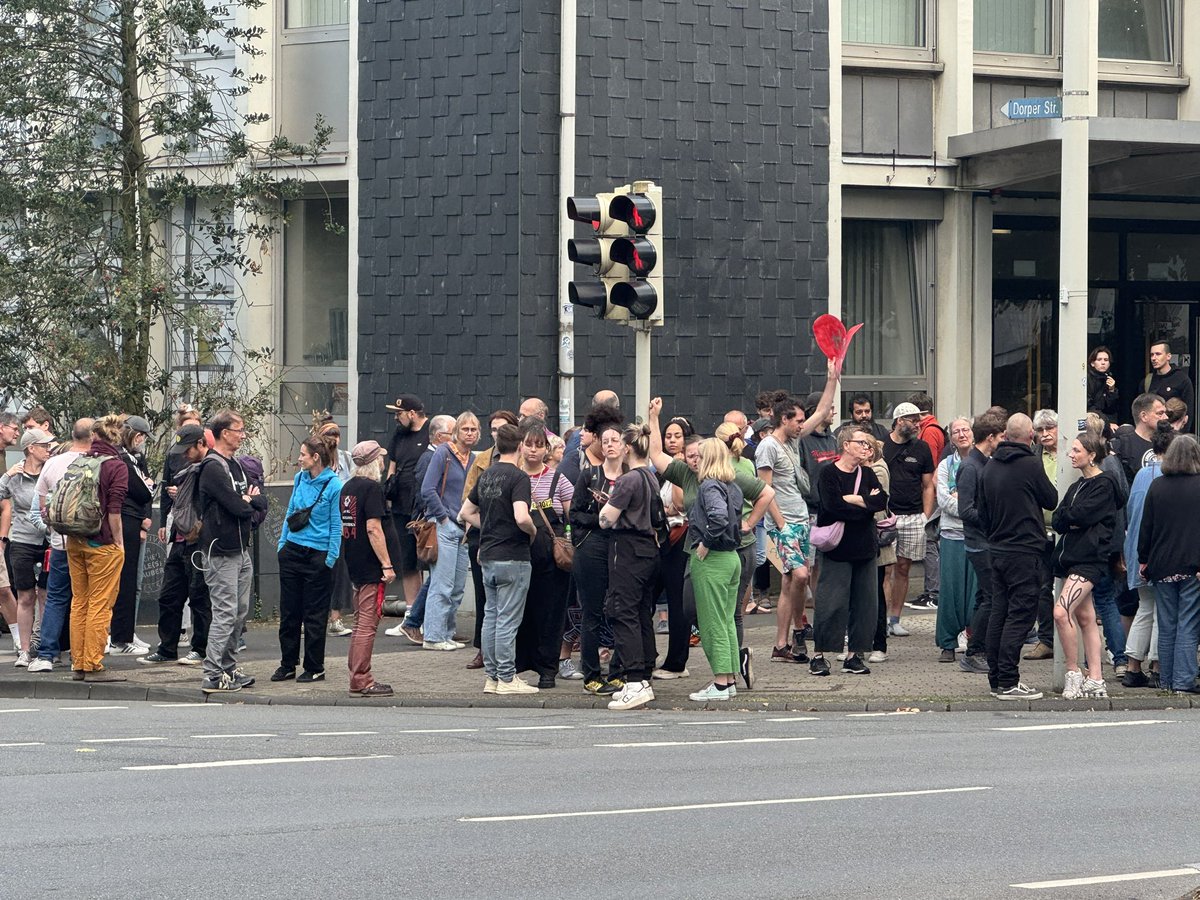 Frank Schneider tweet media