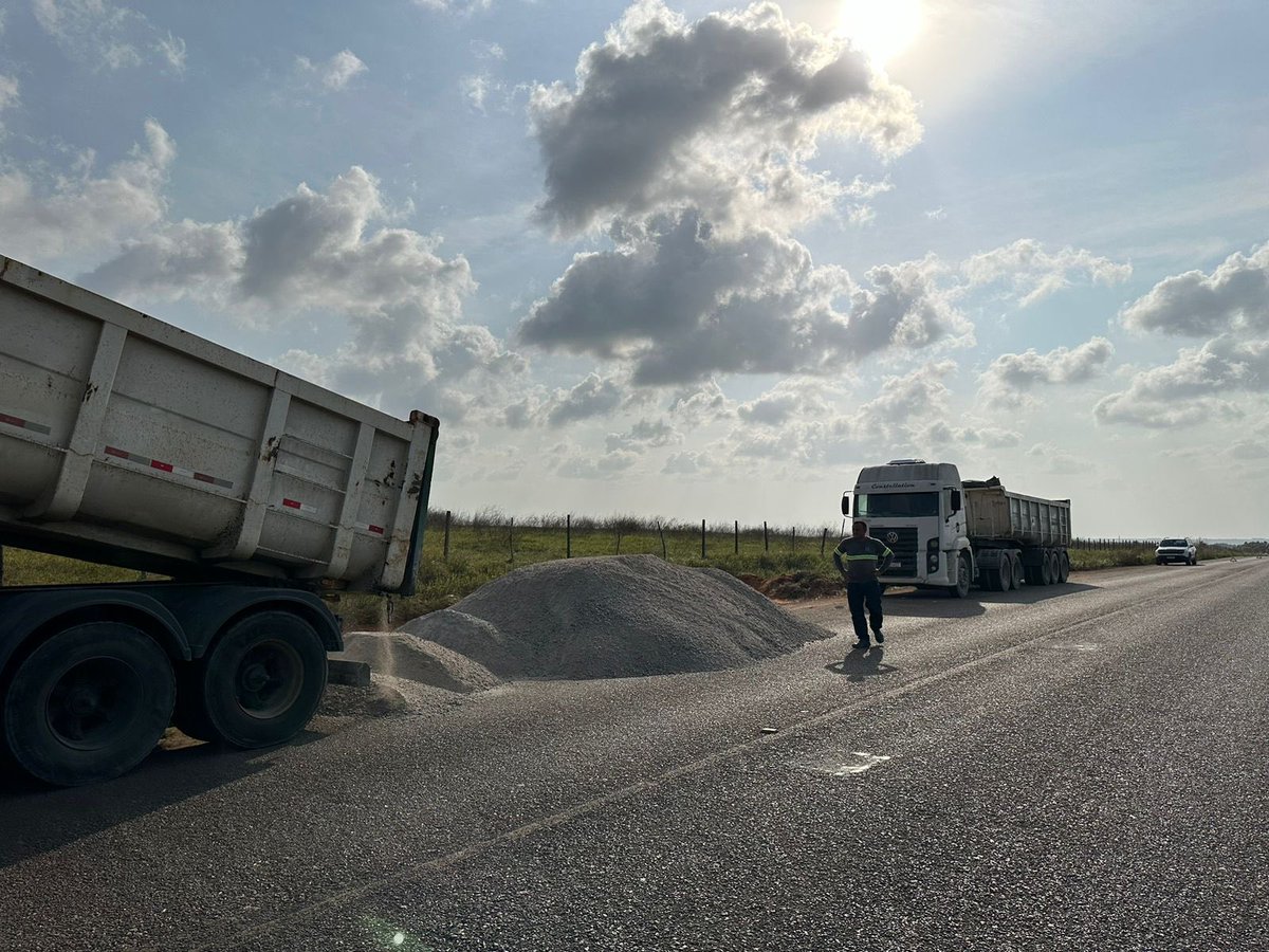 fatimabezerra's tweet photo. Bom dia! ☀️
Alguém aí foi pra Pipa esse fim de semana?
As obras da RN 003 - entre a BR 101 na altura de Goianinha e Tibau do Sul - já começaram! A previsão de entrega é novembro, se Deus quiser! Sigamos! #EstradasDoRN https://t.co/JQtxJ2okOr