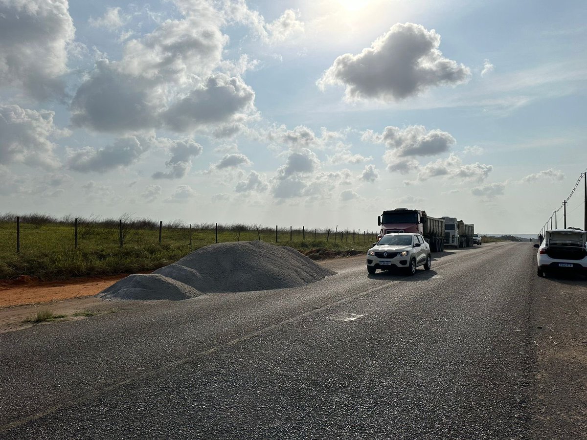 fatimabezerra's tweet photo. Bom dia! ☀️
Alguém aí foi pra Pipa esse fim de semana?
As obras da RN 003 - entre a BR 101 na altura de Goianinha e Tibau do Sul - já começaram! A previsão de entrega é novembro, se Deus quiser! Sigamos! #EstradasDoRN https://t.co/JQtxJ2okOr