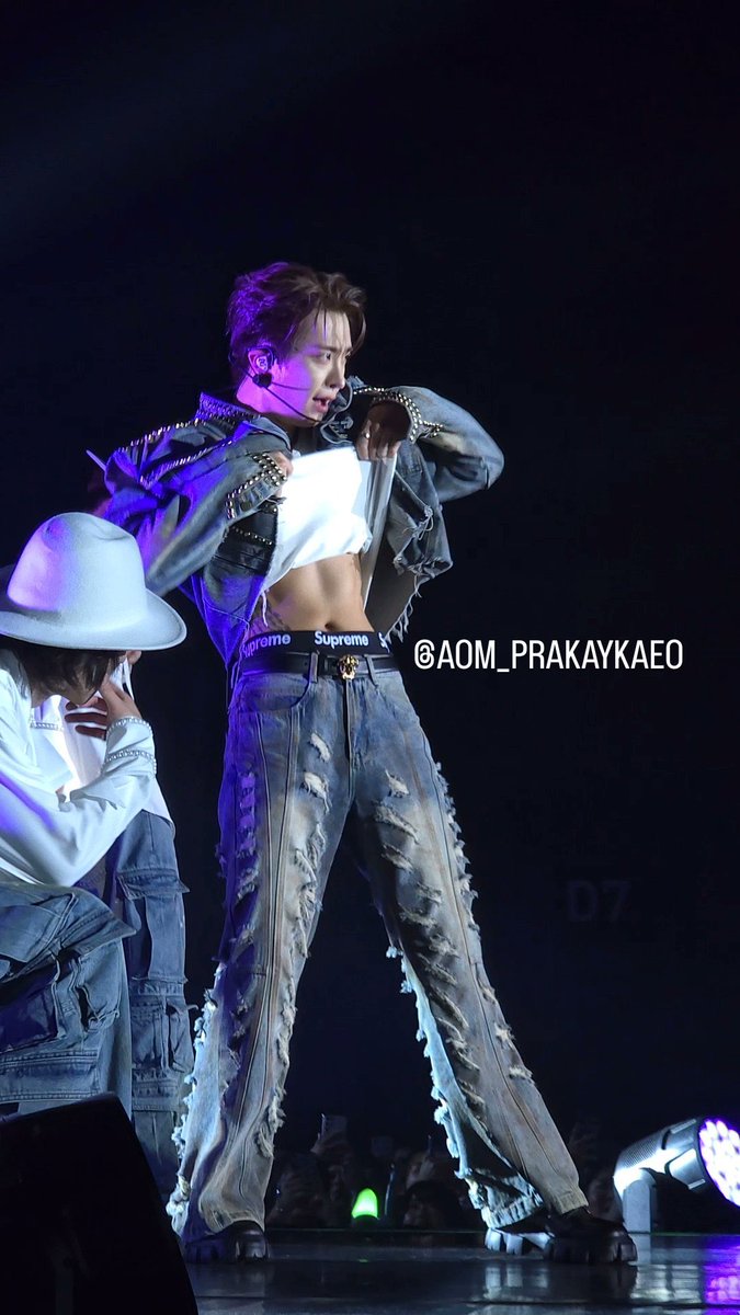 cyjprint's tweet photo. i would like to thank not only god but also youngjaesus

#ONCE_IN_A_DREAM_BKK_D2 
#Youngjae #영재 @ChoiArs_YJ https://t.co/rfYDAkfxpD