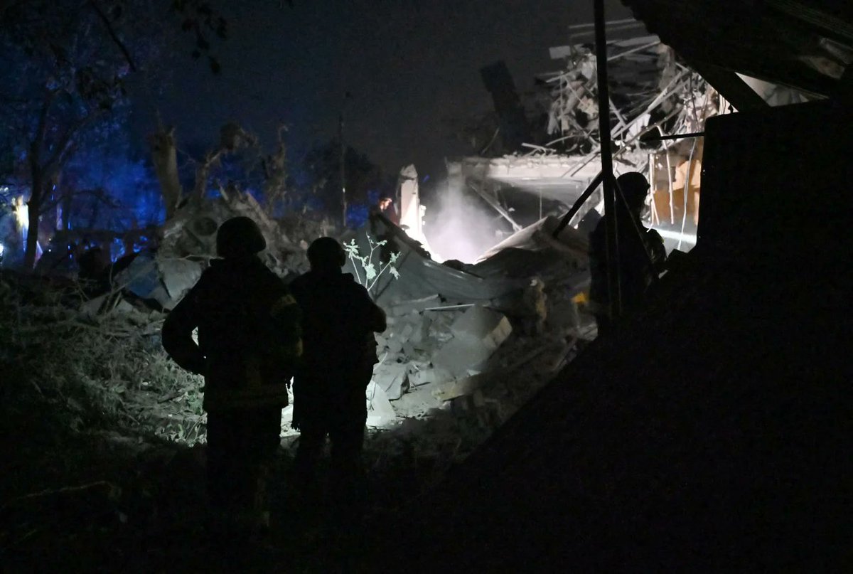 A Reuters journalist is missing, two others injured, after a Russian missile strike on a hotel in Kramatorsk, Ukraine. #PressFreedom #RussiaUkraineWar 
bbc.co.uk/news/articles/…