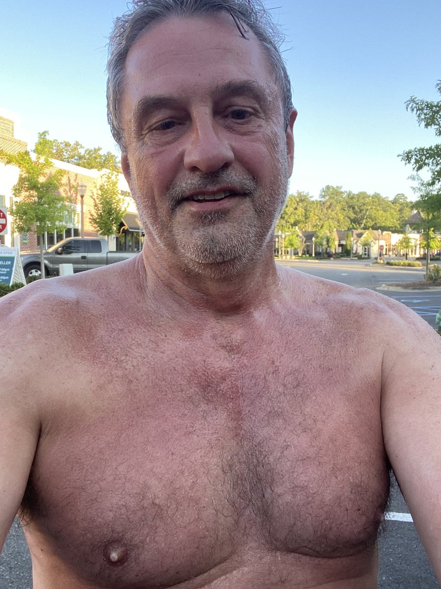 Bama26Point2's tweet photo. 6:15am * 64Β°F * 5 miles w/ a little elevation * 5 min run x 1 min walk (mostly) * Good to get out on the roads at sunrise #runchat #runner #runcoach https://t.co/lMtMnRe0mc