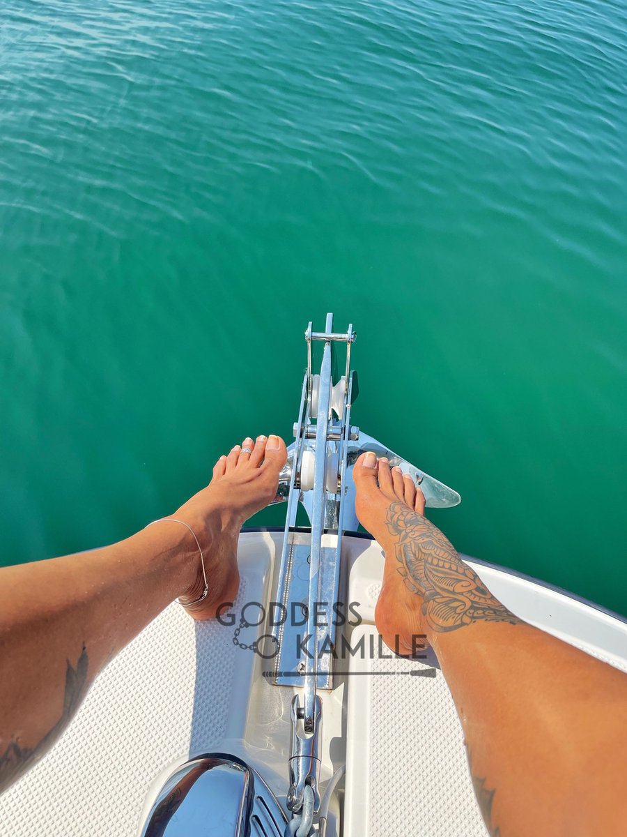 GIANTESSKAMILLE's tweet photo. Unhas naturais sem esmalte … Quem gosta ? 👣 Natural nails without nail polish... Who likes them? #nails #feet #pes #fetiche #fetish #unhas #pes #goddess https://t.co/X7rcuDWp28