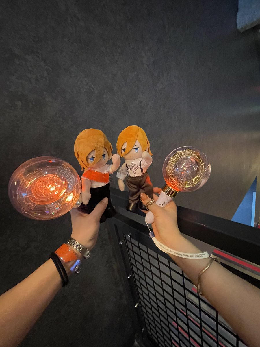 OCD7110flight's tweet photo. レンさんのソロ発狂した
生で聴けてよかった

レンレン連番ありがとね🧡🧡

#うたプリST #STライブ #神宮寺レン https://t.co/7HCK0OjiI1