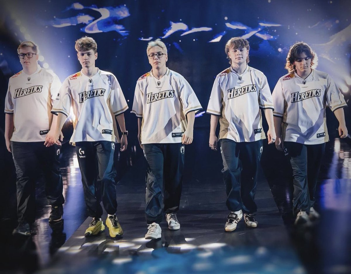 Sois históricos. Los mejores. Os queremos.

<a href="/benjyfishy/">benjyfishy</a> 
<a href="/WootVL/">Heretics Wo0t</a> 
<a href="/RieNsfps/">Heretics RieNs</a> 
<a href="/BooVAL1/">Heretics Boo</a> 
<a href="/M1niBoo/">Liquid MiniBoo</a> 

Tenéis el amor y admiración de toda la comunidad por lo que habéis conseguido. Vuestra aventura no ha hecho más que empezar.

Gracias y #VamosHeretics