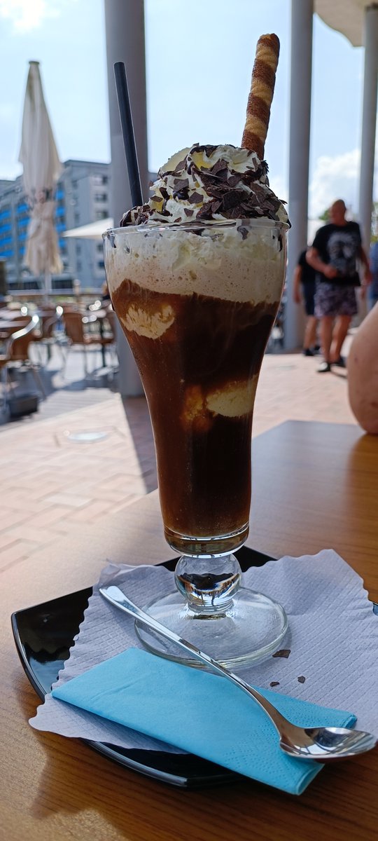 Ein Eiskaffee darf nicht fehlen.😀