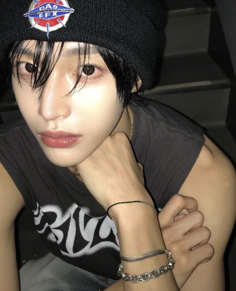 riizepics's tweet photo. 240825 riize_official instagram update with wonbin https://t.co/R5Kp9xIsGH