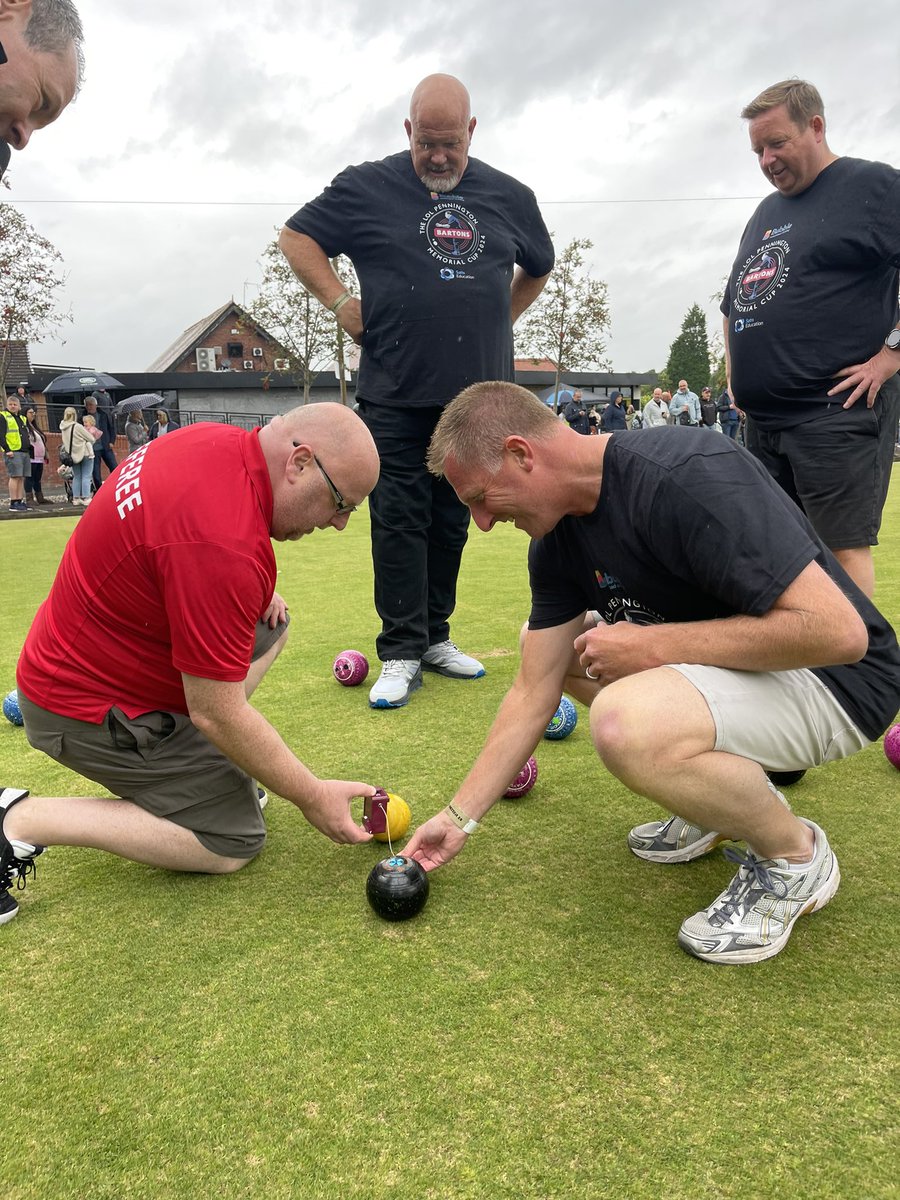Big discussion underway, whose ball was the closest. In the end Gorgeous George won. Even though he hadn’t won, it was easier to agree with the big man