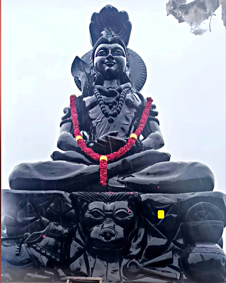 नंदुरबार येथील शिवधाम येथे बसवण्यात येणारे महाशिव प्रतिमेचे सुंदर रूप