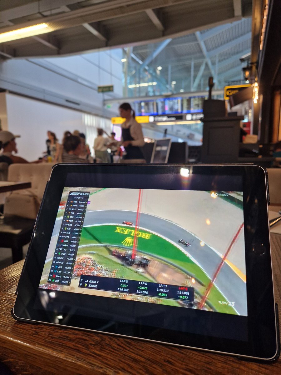 Polsport's tweet photo. #DutchGP na Okęciu. Jutro #PolPosition w moim zastępstwie wreszcie poprowadzi profi czyli @CezaryGutowski. Dorwie Norris  Maxa? https://t.co/GX0vqXxVrf
