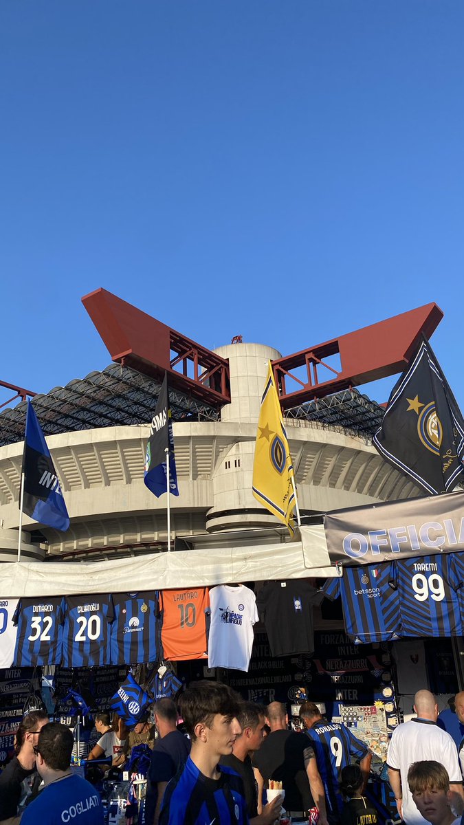 45EMDE's tweet photo. 112ème match ⚽️
🏟 : San Siro
⚽️ : Inter - Lecce (2-0)
🎟 : 170€
👕 : 172,99€
✅ : PIÙ BEL GIORNO DEL MIA VITA
❌ :
#INTLEC https://t.co/KfeRYdMJxY