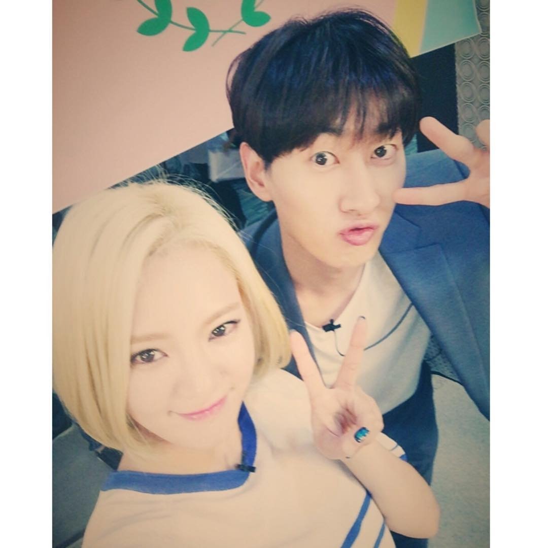 n_snsd_ot8_'s tweet photo. 150825 Hyoyeon Instagram
오늘의 최강MC #혁느님 #특느님 #혁재 #정수 고마워요 오빠들💙 #NaverVapp #단심팀 이겨라!!!! 곧 생방송 시작합니다!
#효연 #Hyoyeon #소녀시대
#SNSD #GirlsGeneration https://t.co/wNmZgfMGKq