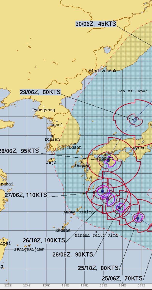 R22680169801's tweet photo. 22時に見た、#気象庁 #JTWC #Windy の #台風10号 の進路予想。
14時に見た時は、Windyが1番西寄りで宮崎県沿岸ギリギリを北上して足摺岬…だったのが、早く東に向きを変えて、室戸岬→淡路島→大阪コースに変わった。逆に、気象庁が1番西寄りに変わり、種子島をかすめて足摺岬行きになった。 https://t.co/78ZgQqrj2s
