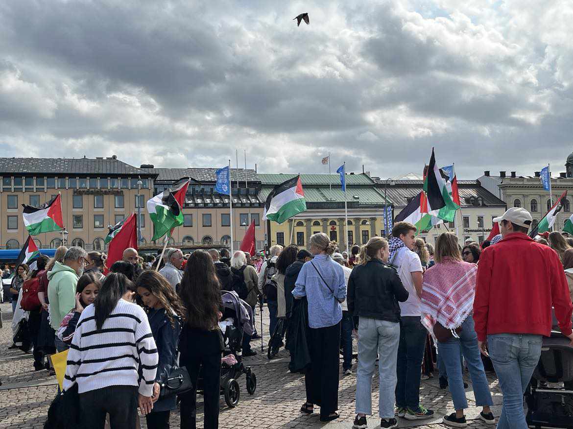 lakasngmasa's tweet photo. EARLIER: PLM's International Committee joined in Palestinian solidarity mobilizations in Sweden. From the people of the Philippines to the people of Sweden, we will not stop until Palestine is free from the river to the sea!
#FreePalestine
#EndTheGenocide
#StopTheUSWarMachine https://t.co/yPa7oNuugl