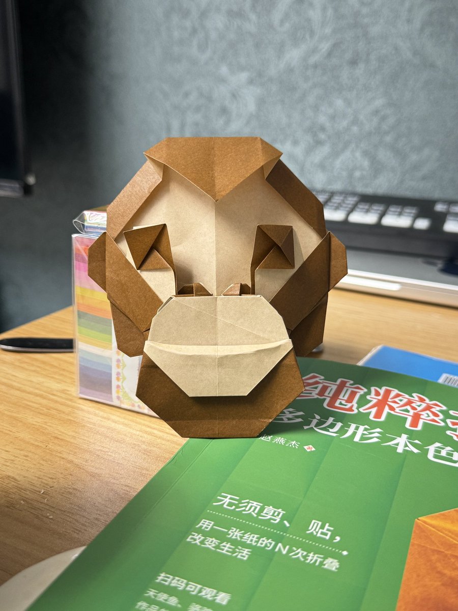 猴头
设计：五迷
纸张：24厘米*24厘米