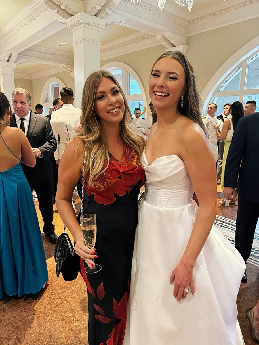 MeaghanMackeyTV's tweet photo. The most beautiful bride and perfect weekend celebrating our girl, @KellianneWX! Love you dear friend and so happy for you ❤️ https://t.co/z8h8VnDKlN