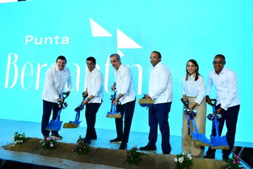 LunaValienteRD's tweet photo. #LunaValiente de 10:00 a 11:00 AM. Por https://t.co/0LvAwisY2F Canal 72 #Claro &amp; #WindTelecom 36 de #Altice y #Aster TEMAS: #PuntaBergantin #PuertoPlata @luisabinader #FED #EjesDeReforma @PoliciaRD @FarideRaful @MinInteriorRD @BancoCentralRD @SuperdeBancosRD  @spereyrarojas https://t.co/hMWQFLgivR