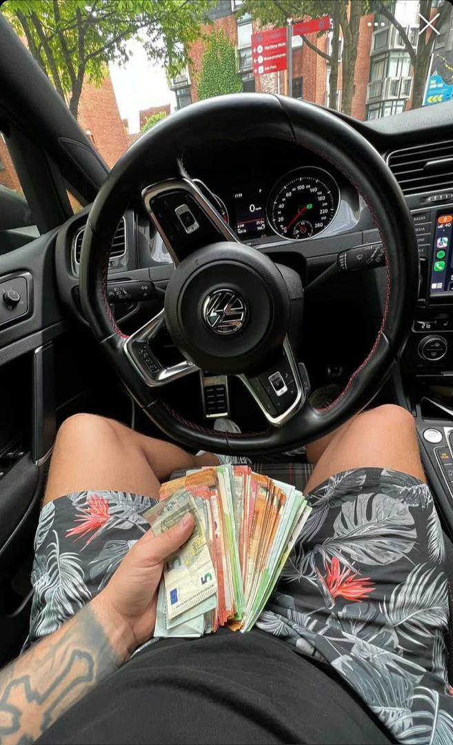I'm here to help college girls out financially to pay their bills, I'm actually helping everyone out financially
 #studentloan #creditcarddebt #USA #Canada