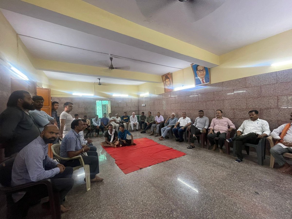 AzadSinghBjp's tweet image. आज यशस्वी प्रधानमंत्री श्री नरेंद्र मोदी जी का प्रेरणादायी संबोधन “मन की बात” कार्यक्रम के माध्यम से बूथ न. 19 हरिजन बस्ती, रजोकारी गाँव में साथियों सहित सुना |

#AzadSingh #MannKiBaat