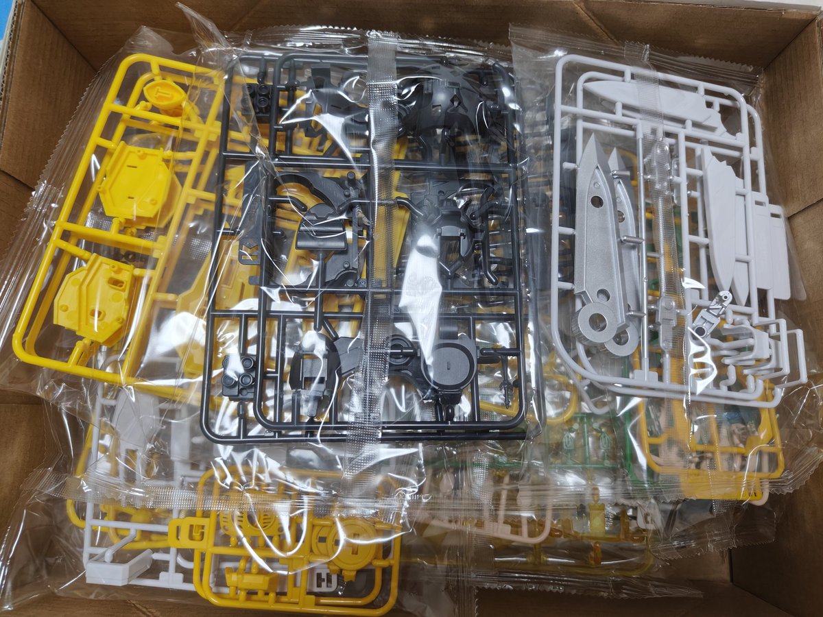 SY_de11's tweet photo. 终于到咯٩(◦`꒳´◦)۶
开箱开箱！！！！ https://t.co/yu5Df4KSbq