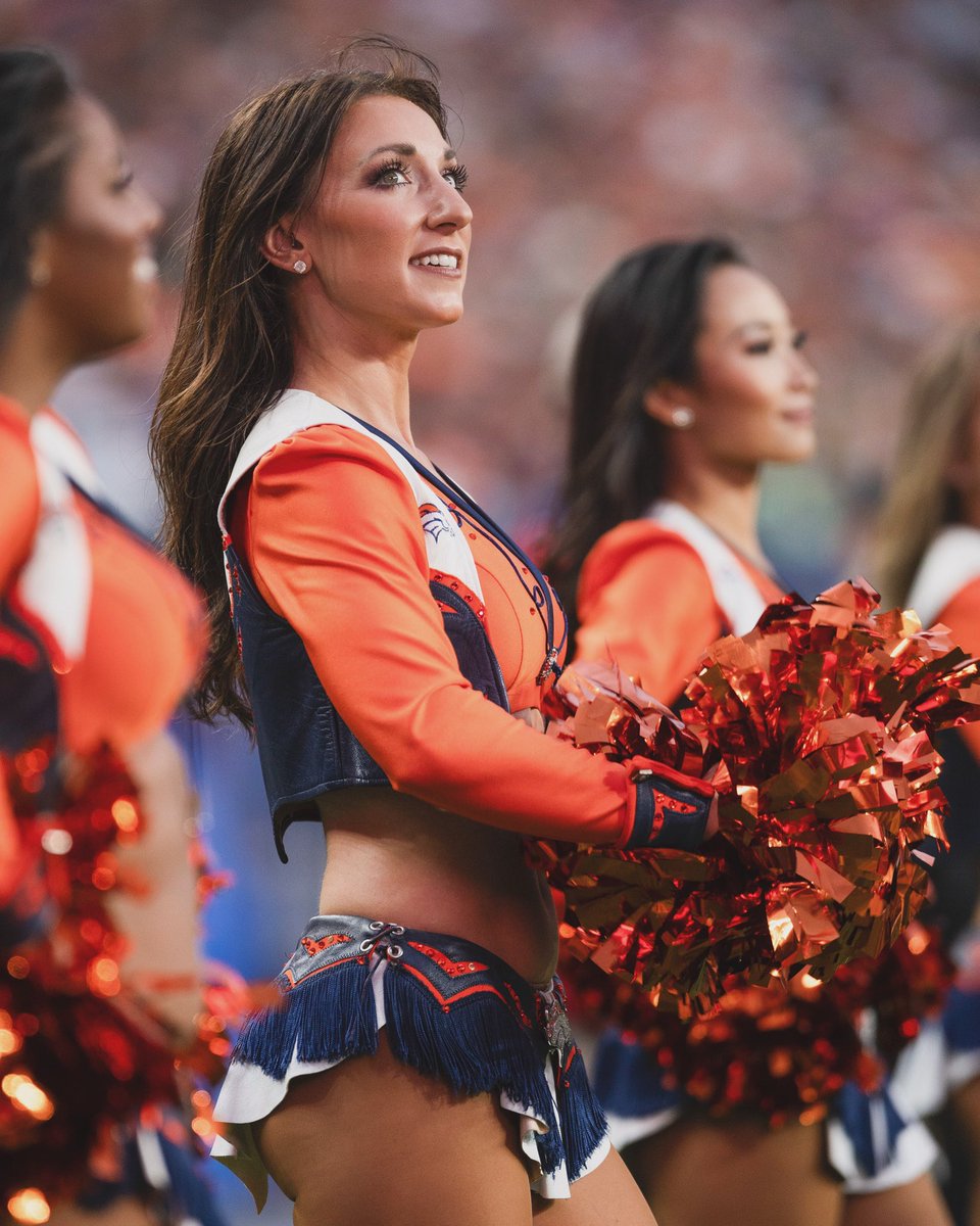 DBC_AlisonA's tweet photo. Looking forward to another preseason win! Go Broncos! 💙🧡

#DBC2024 #AZvsDEN https://t.co/IIUvJFGKwk