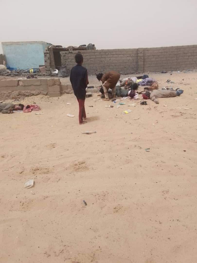 OusmaOugda's tweet photo. Ainsi, des civils azawadis sont bombardés dans leurs maisons à la frontière #Azawada-Algérie https://t.co/tt5FvUbjWL
