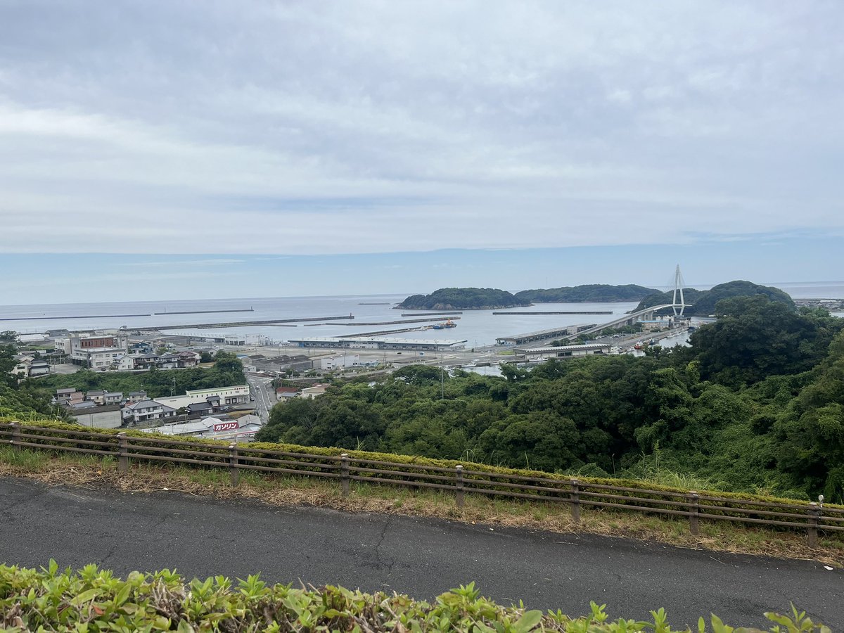 cycleworker's tweet photo. 車高調付きました！
TEINのFLEX ZにEDFC5を組み合わせ、���りあえず15mmダウンで乗っております。
調整もひと段落したので、ちょっと西の方へ何の目的もなくドライブ。暑いし曇り空なのでオープンにはしないけど、楽しいのです。
明日からはブッシュ類の交換で、また入院です。
#Z33ロードスター https://t.co/xc2Acvht4d