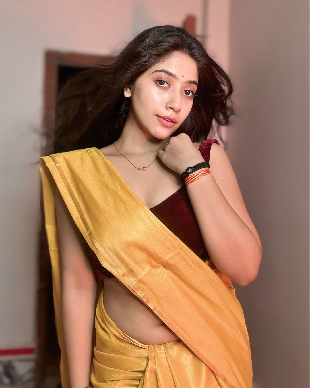 GV1Qk1iXwAAoB7t?format=jpg&name=large