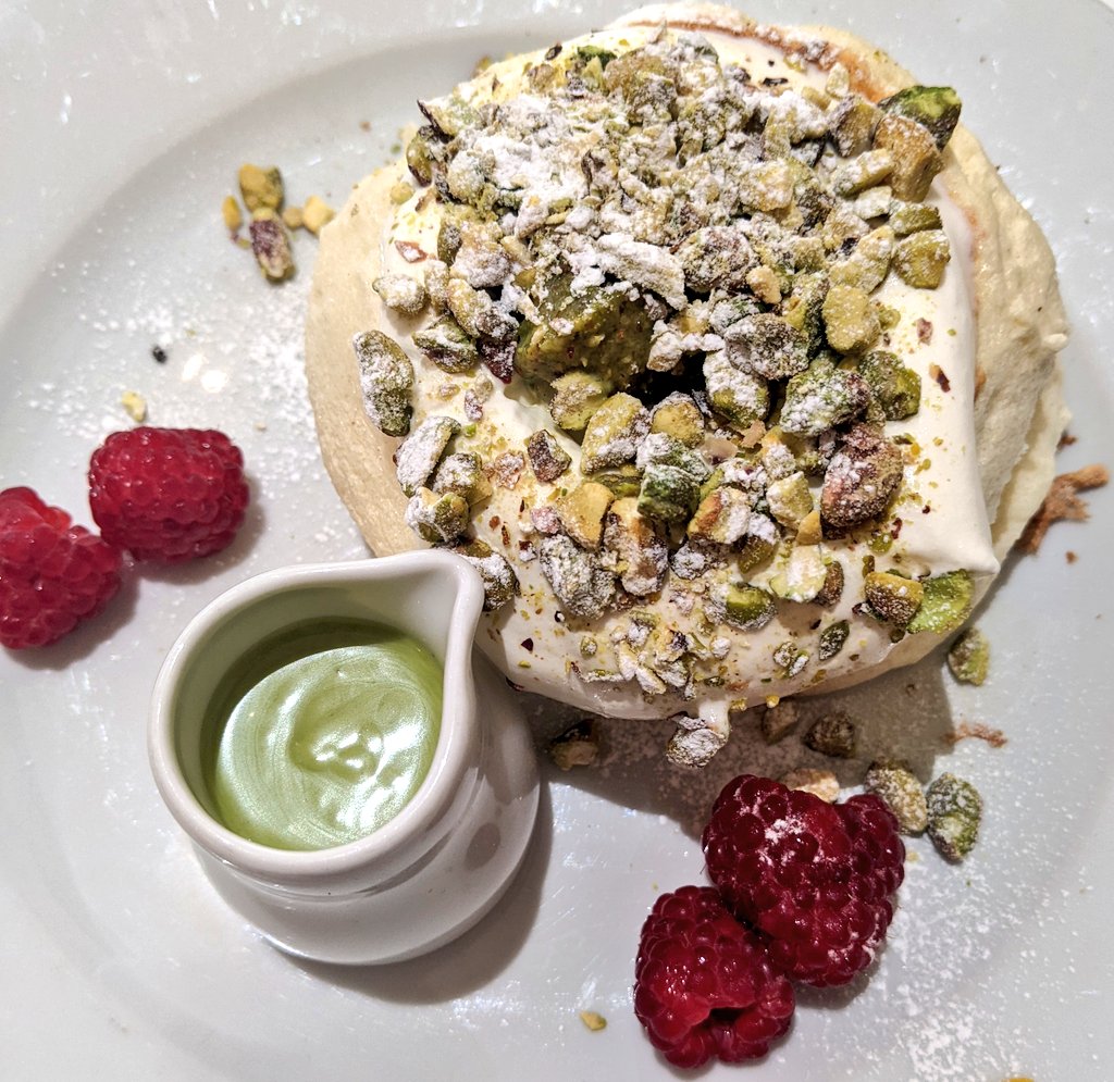 Met a friend for brunch at <a href="/fluffyfluffyuk/">Fluffy Fluffy UK | Soufflé Pancake</a> and am now ready for my cosy pjs and an afternoon of reading🩷