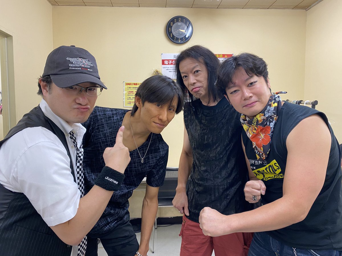 Juznes_Official's tweet photo. JuznesのDr. TAKUZOです！
川崎セルビアンナイトでのAnything Alright Festival Vol.79終了しました！
ご来場いただいたお客様、対バンの皆様、AARスタッフの皆様、セルビアンナイトのスタッフの皆様ありがとうございました！ https://t.co/Z3YFKlErgV