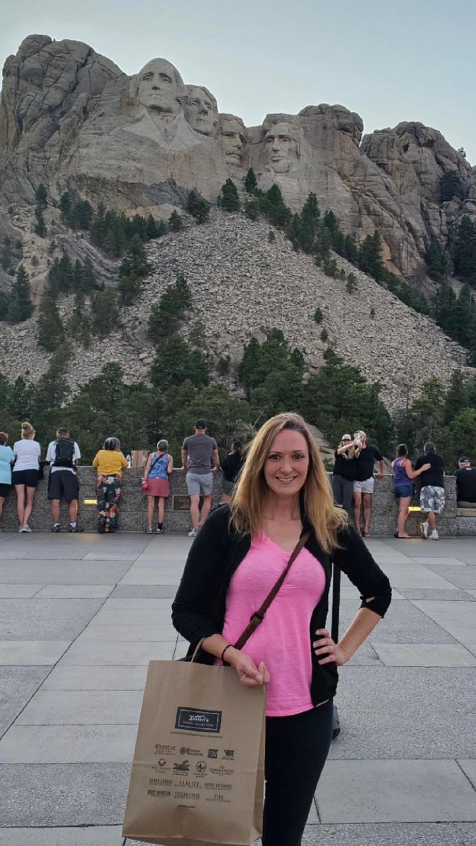MissBrandyGreen's tweet photo. #MountRushmore #KeystoneSD #SouthDakota #America #FoundingFathers #AmericanDemocracy #AmericanPresidents #travel #history #BlackHills #PahaSapa #Lakota #SixGrandfathers https://t.co/d8F0OORZPn