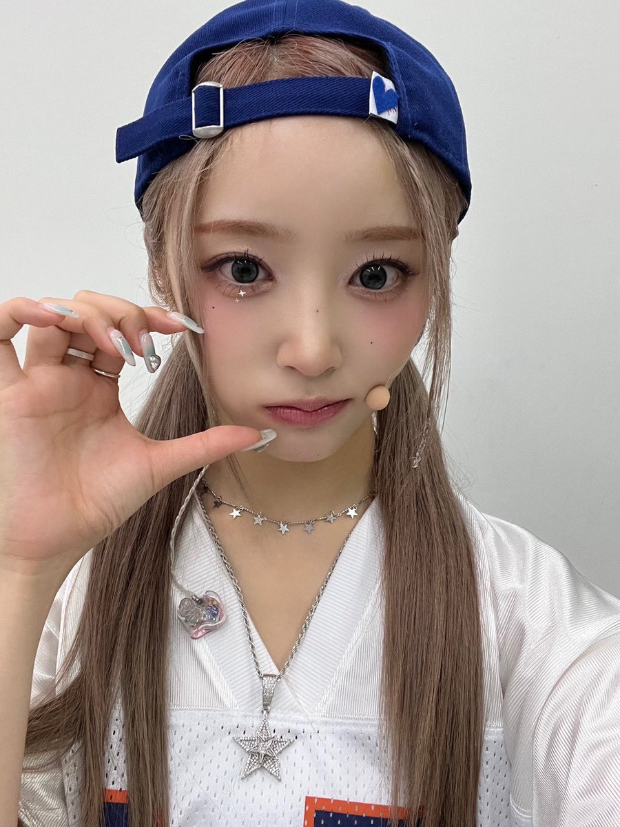 FranceHina's tweet photo. 𝓗𝓲𝓷𝓪'𝓼 𝓾𝓹𝓭𝓪𝓽𝓮 🩰 
🌸 ⋮ WEVERS.E

#HINA a posté de nouvelles photos d’elle sur WVSR

“Merci et je vous aime tant 😻“

╰  #LIGHTSUM #ひな ╯ https://t.co/e5QU9Kbir6