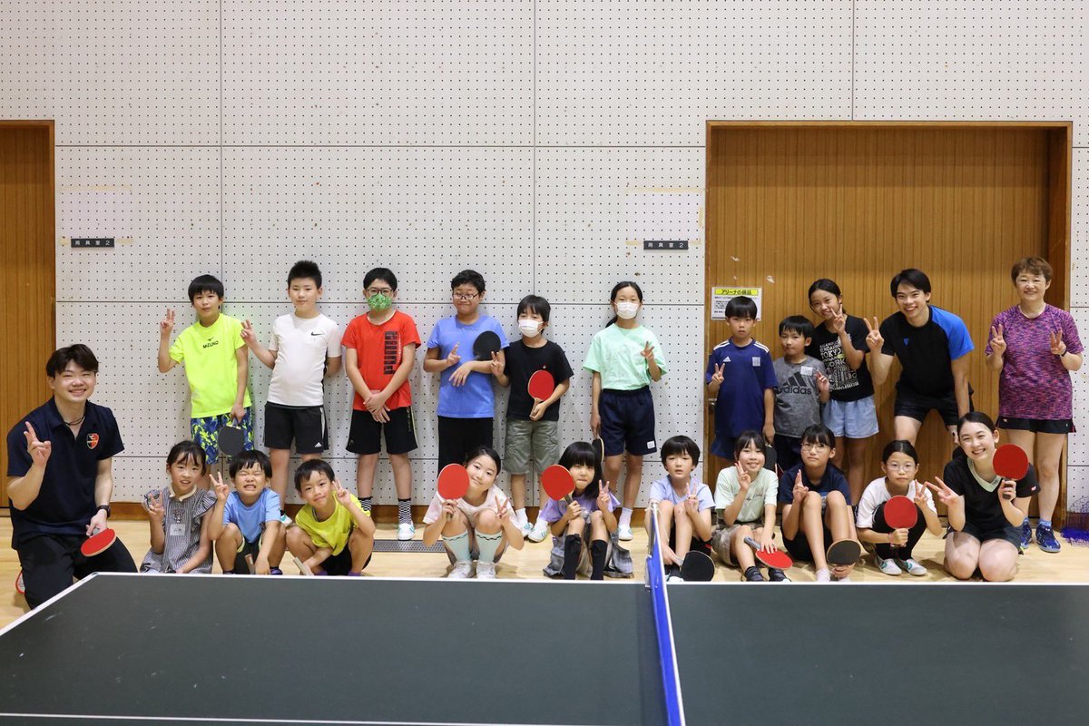 ayalog_net's tweet photo. 100日後にできる卓球場🏓

本日は愛知県長久手市のタクミ卓球クラブさんの、卓球教室をお手伝いさせて頂きました！行政組織とコラボして、卓球を広める活動、とても素敵でした！！
静岡でもいつかやりたいです🥺
📷: @hanayasu55 

完成まで残り19日 https://t.co/m5jnvFAdk2