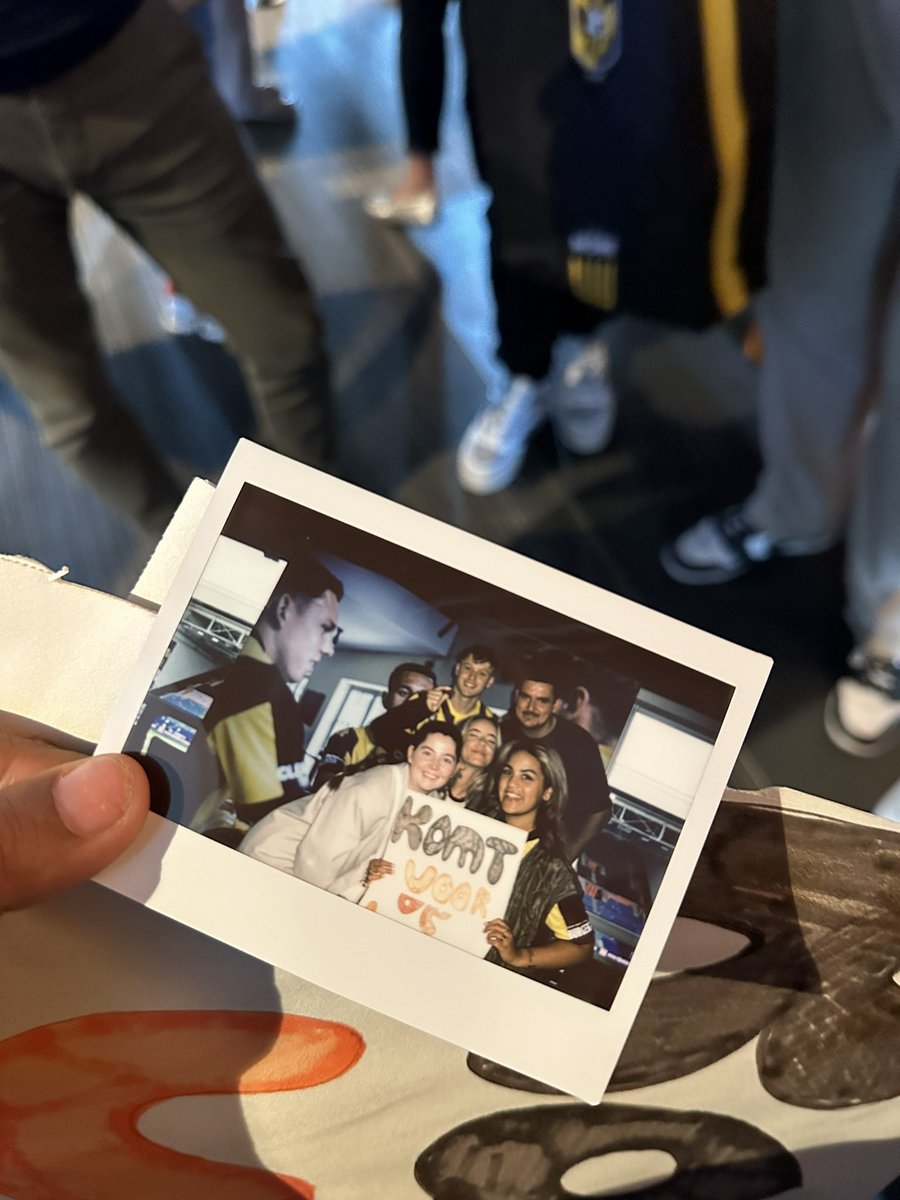 zoepetrillo_'s tweet photo. M’n eerste thuis wedstrijd met Justin op het veld! Wat hebben ze het goed gedaan, jammer van het eindresultaat!💛🖤
#vitexc #vitesse #gelredome #ernhem #justinbakker https://t.co/QI9u8go8cM