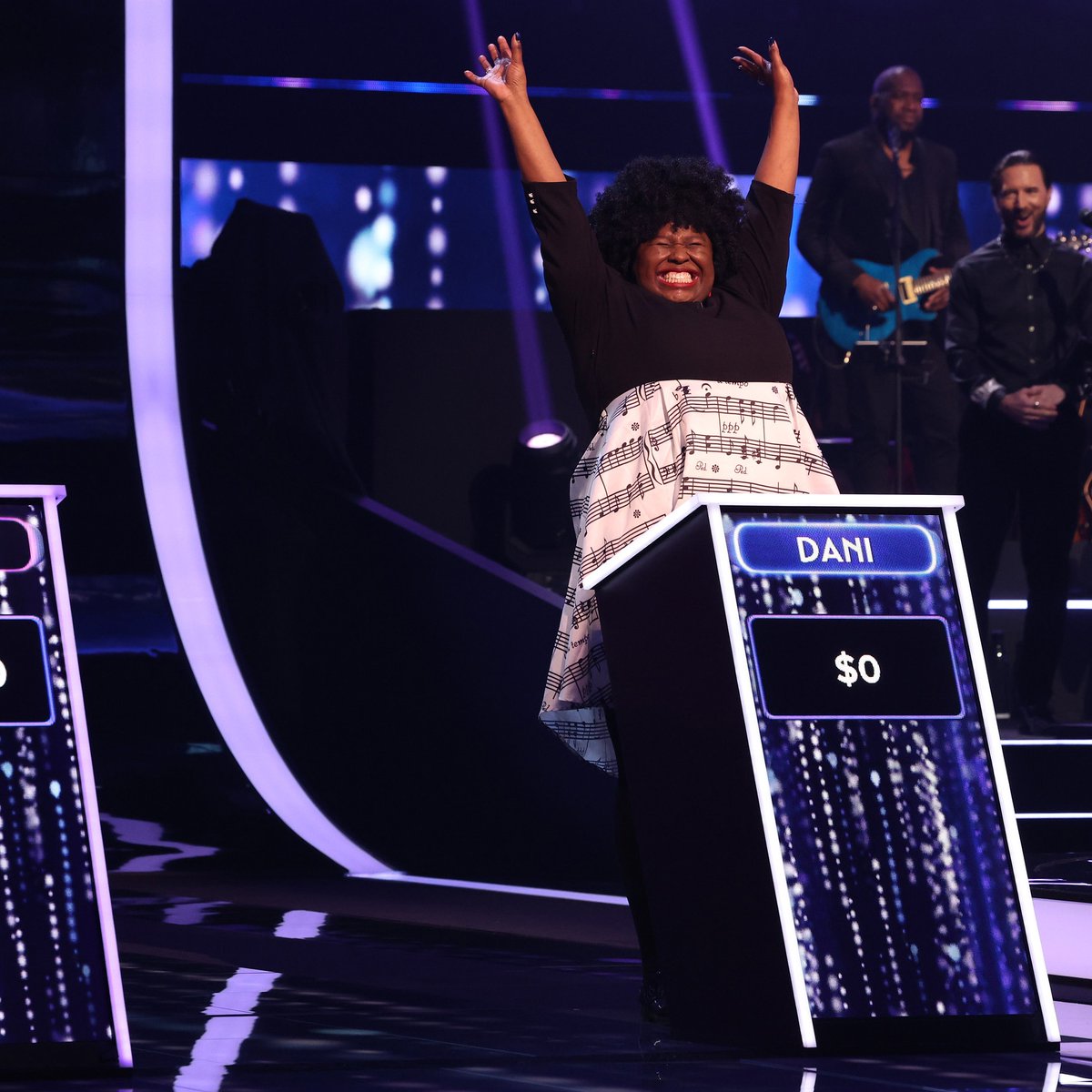 RealityClubFOX's tweet image. Booked and busy today! ✅

Stream #TheQuizWithBalls, #BeatShazam, and #NameThatTune on @hulu, and #The1PercentClub on @PrimeVideo!