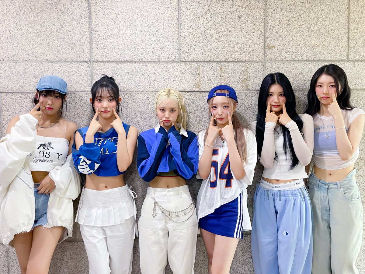 FranceHina's tweet photo. 𝓗𝓲𝓷𝓪'𝓼 𝓾𝓹𝓭𝓪𝓽𝓮 🩰 
🌸 ⋮ PHOTO

#HINA apparaît sur de nouvelles photos de groupe 

╰  #LIGHTSUM #ひな ╯ https://t.co/m4iMhDeril