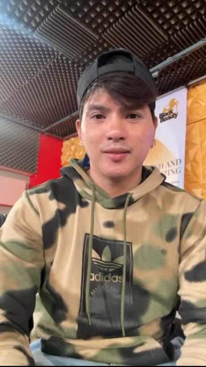 Happy happy lang 
#MygzMolinoAtClownz